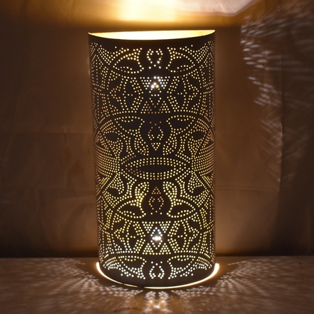 Oosterse wandlamp | Filigrain | Marokkaanse wandlampen | metalen wandlampen | Gaatjes design | Sfeervolle lamp | Sfeerlamp | Wandlamp | Oosterse lampen online | Scherpe prijzen